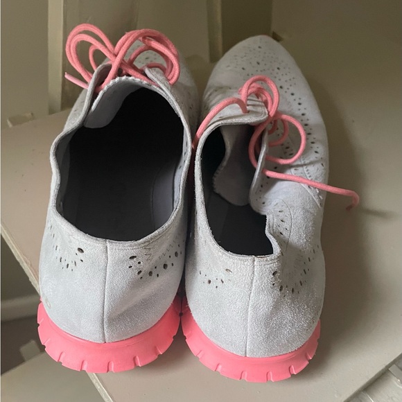 Cole Haan Women's Gray Suede Sneaker Zerogradr with Pink Laces and Soles 10.5 - Picture 3 of 8